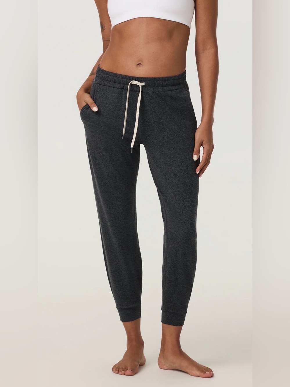 Vuori Women’s Performance Jogger Charcoal Heather Gray XS-Long (27.5” Inseam)